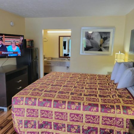 Country Hearth Inn & Suites Картерсвилл Экстерьер фото
