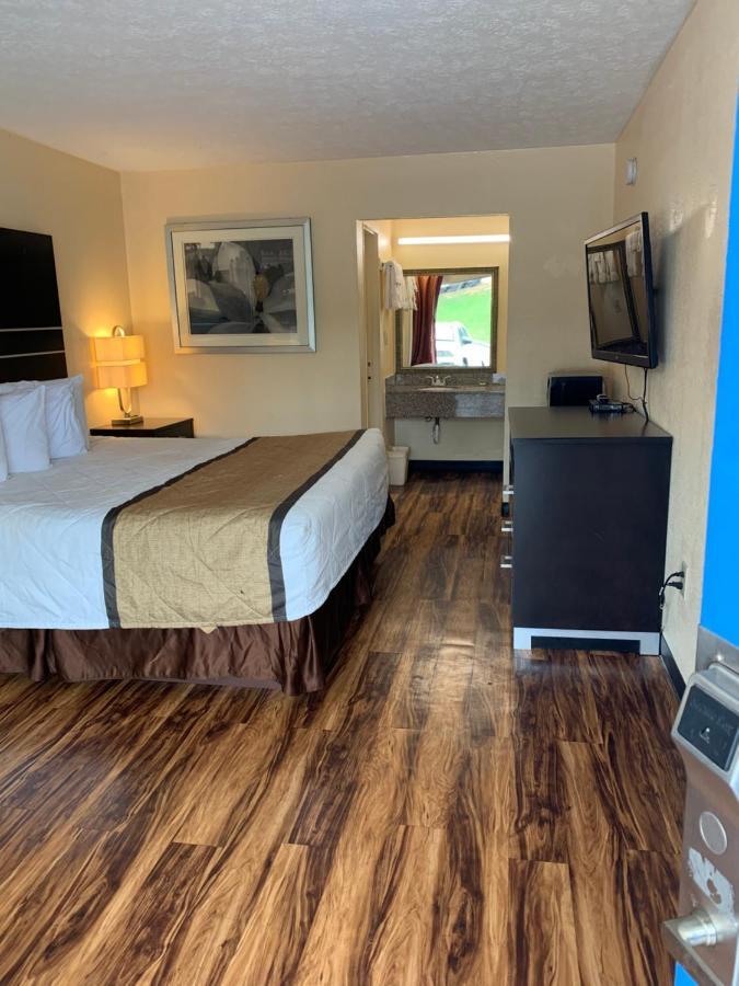 Country Hearth Inn & Suites Картерсвилл Экстерьер фото
