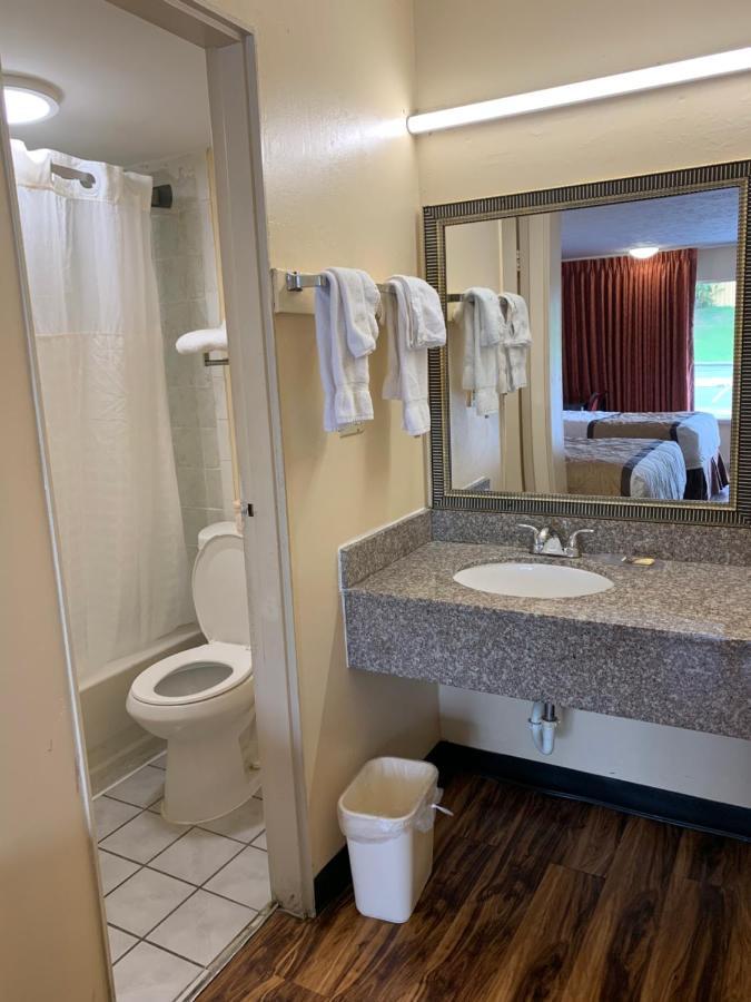 Country Hearth Inn & Suites Картерсвилл Экстерьер фото