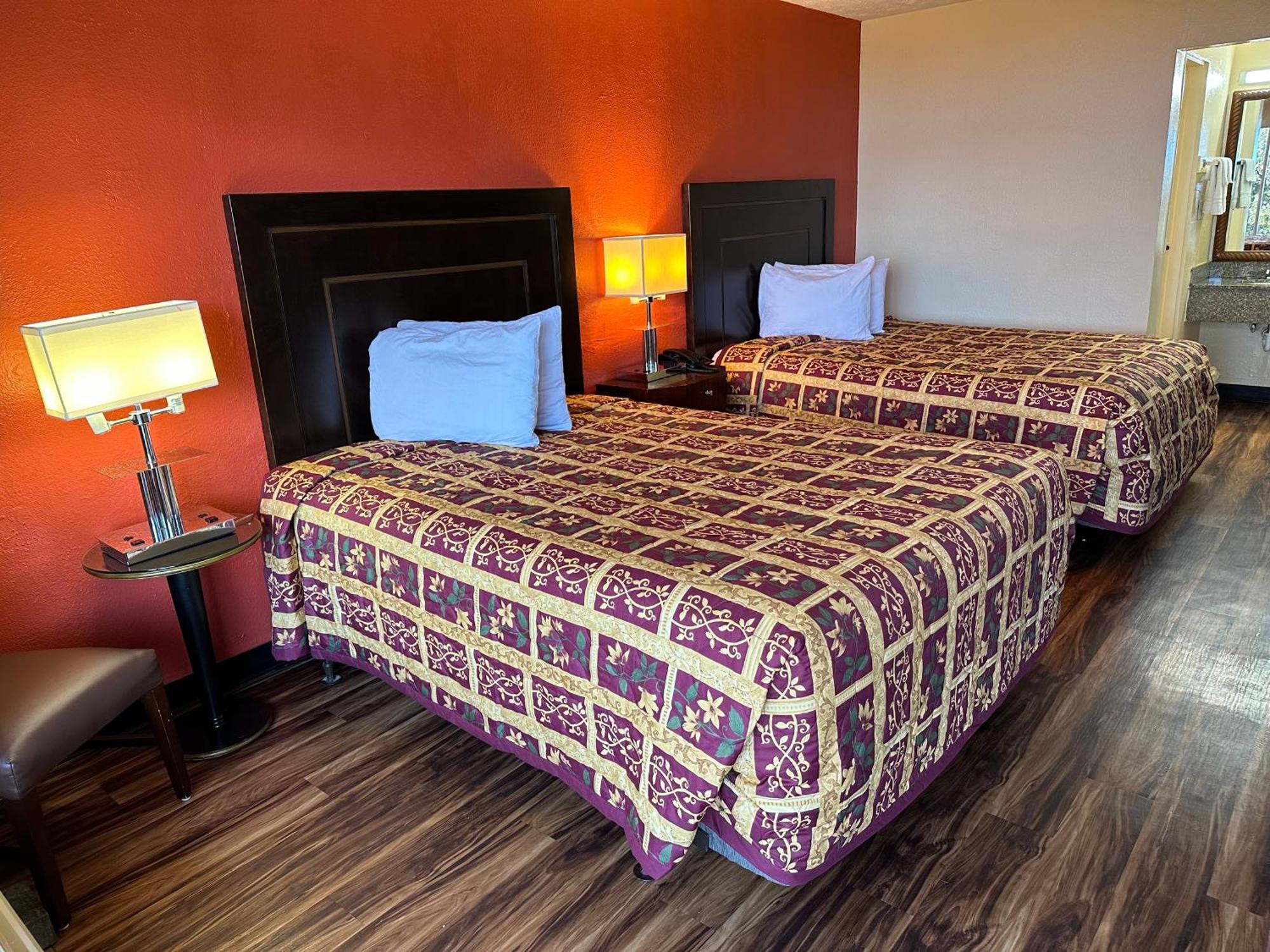 Country Hearth Inn & Suites Картерсвилл Экстерьер фото