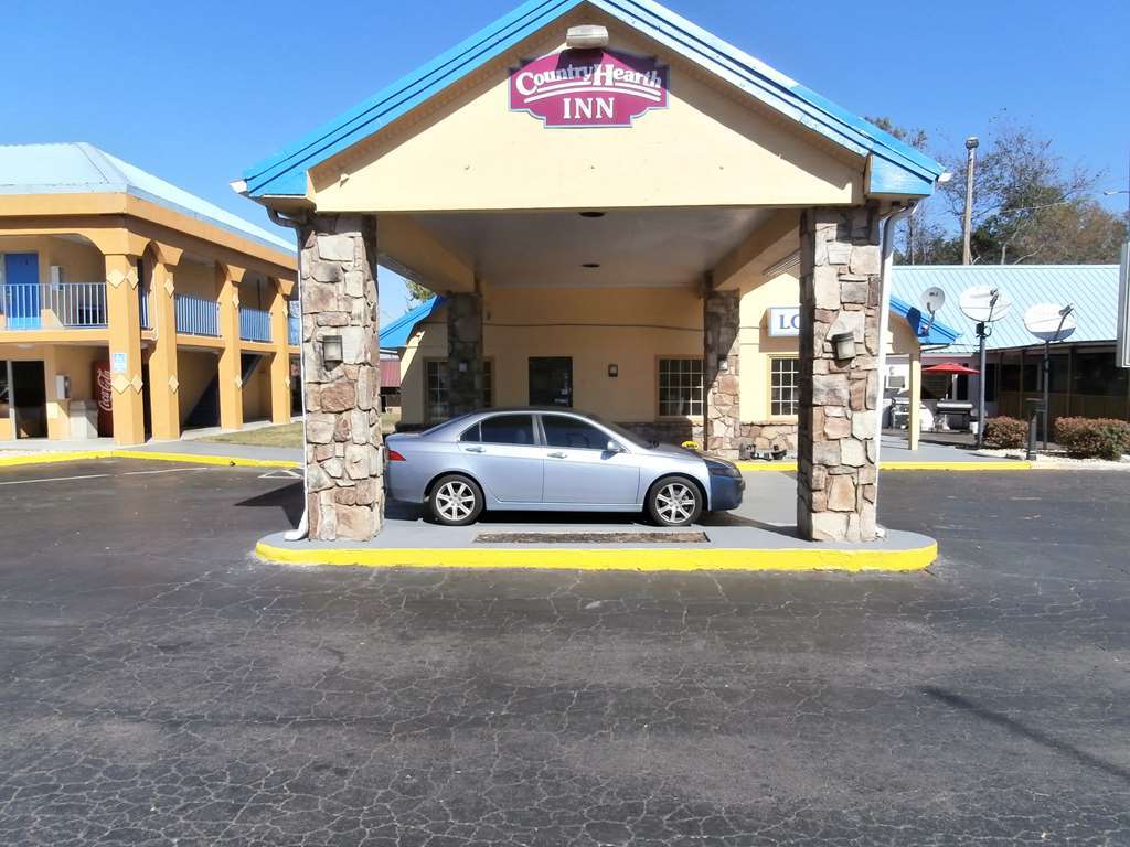 Country Hearth Inn & Suites Картерсвилл Экстерьер фото